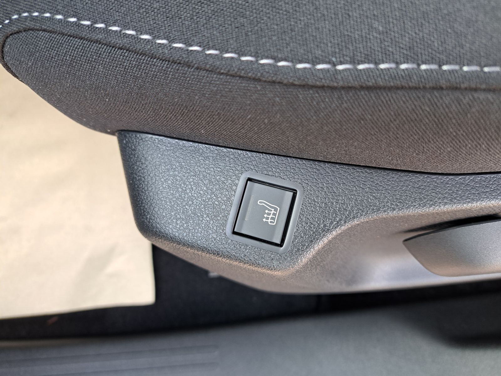 Fahrzeugabbildung Fiat Doblo Kombi L2 1.5 HDi 130PS 7-SITZE AUTOMATIK