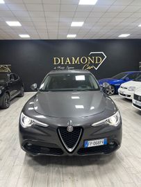 Alfa-Romeo Stelvio - 2