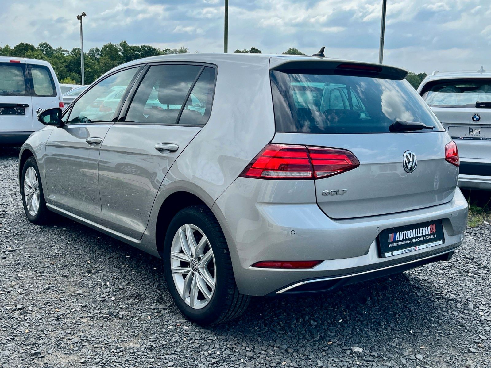 Fahrzeugabbildung Volkswagen Golf VII 1.0 Lim. Comfortline DSG Navi PDC 1.HD