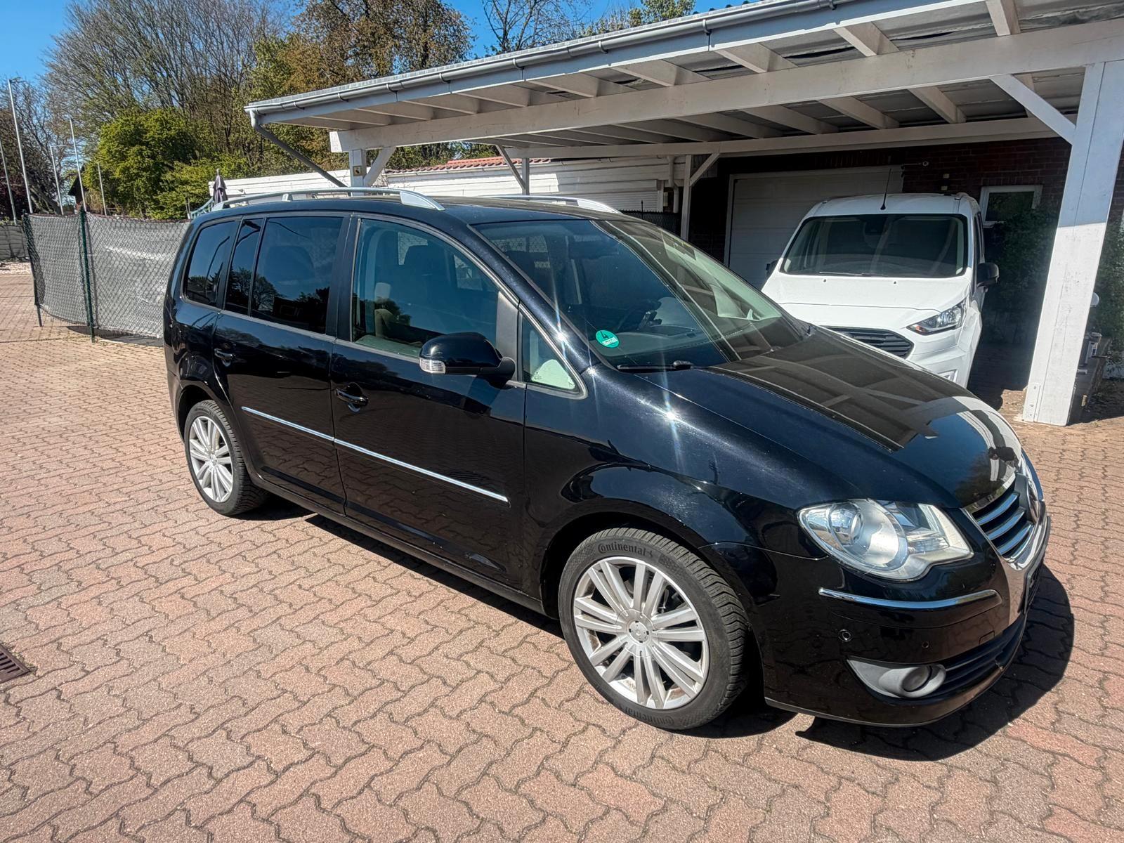 Volkswagen TouranHighlineNAVI KLIMA SITZH.STANDH.TÜVNEU AHK