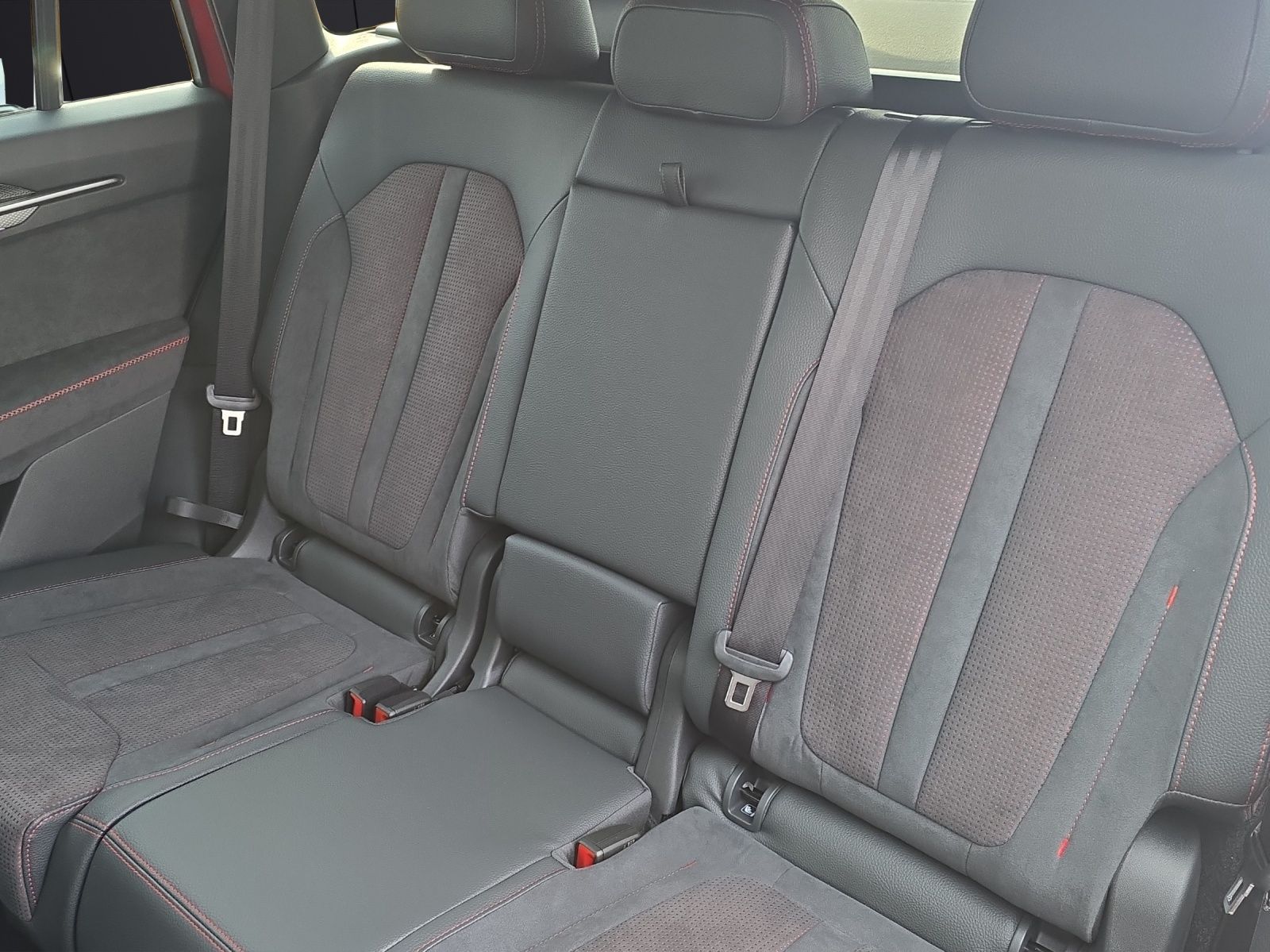 Fahrzeugabbildung SKODA Kodiaq RS 2.0 TSI 195 kW 4x4 MATRIX AREA AHK HEA