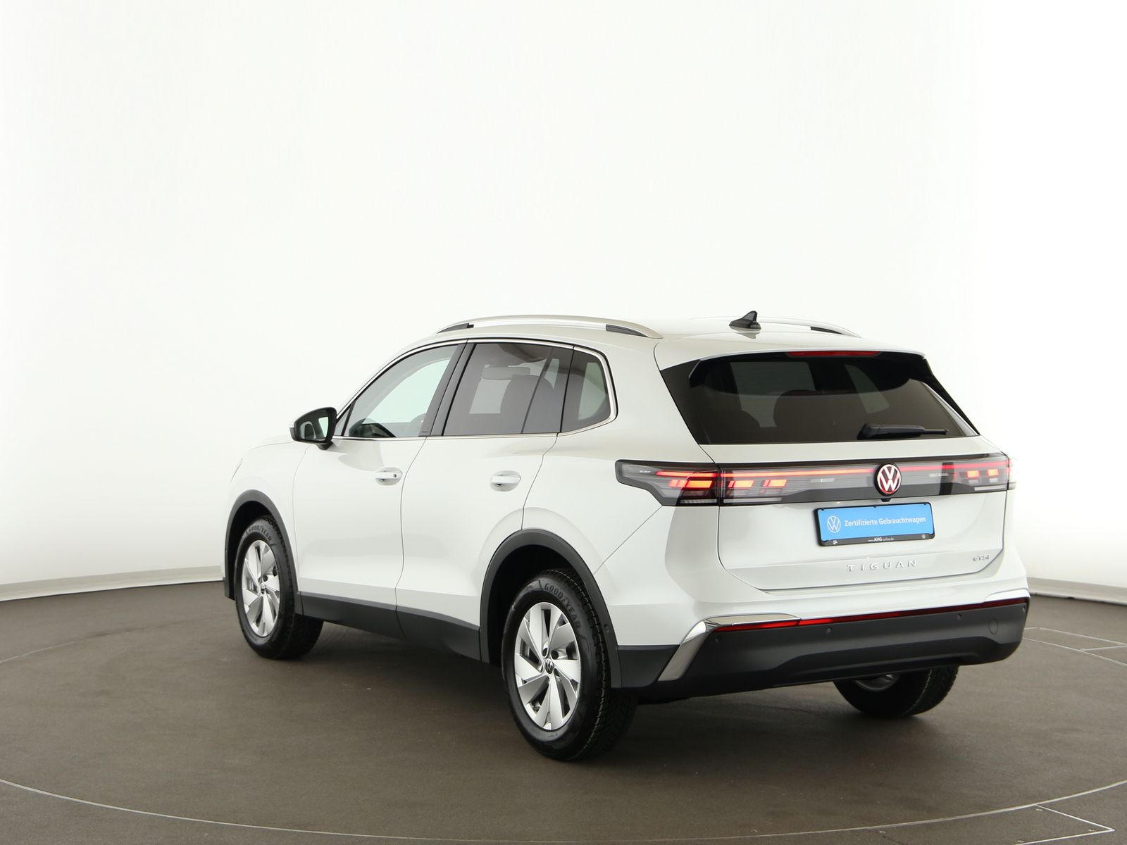 Volkswagen Tiguan 1.5 eTSI 150 DSG Elegance LED Navi Head foto 4