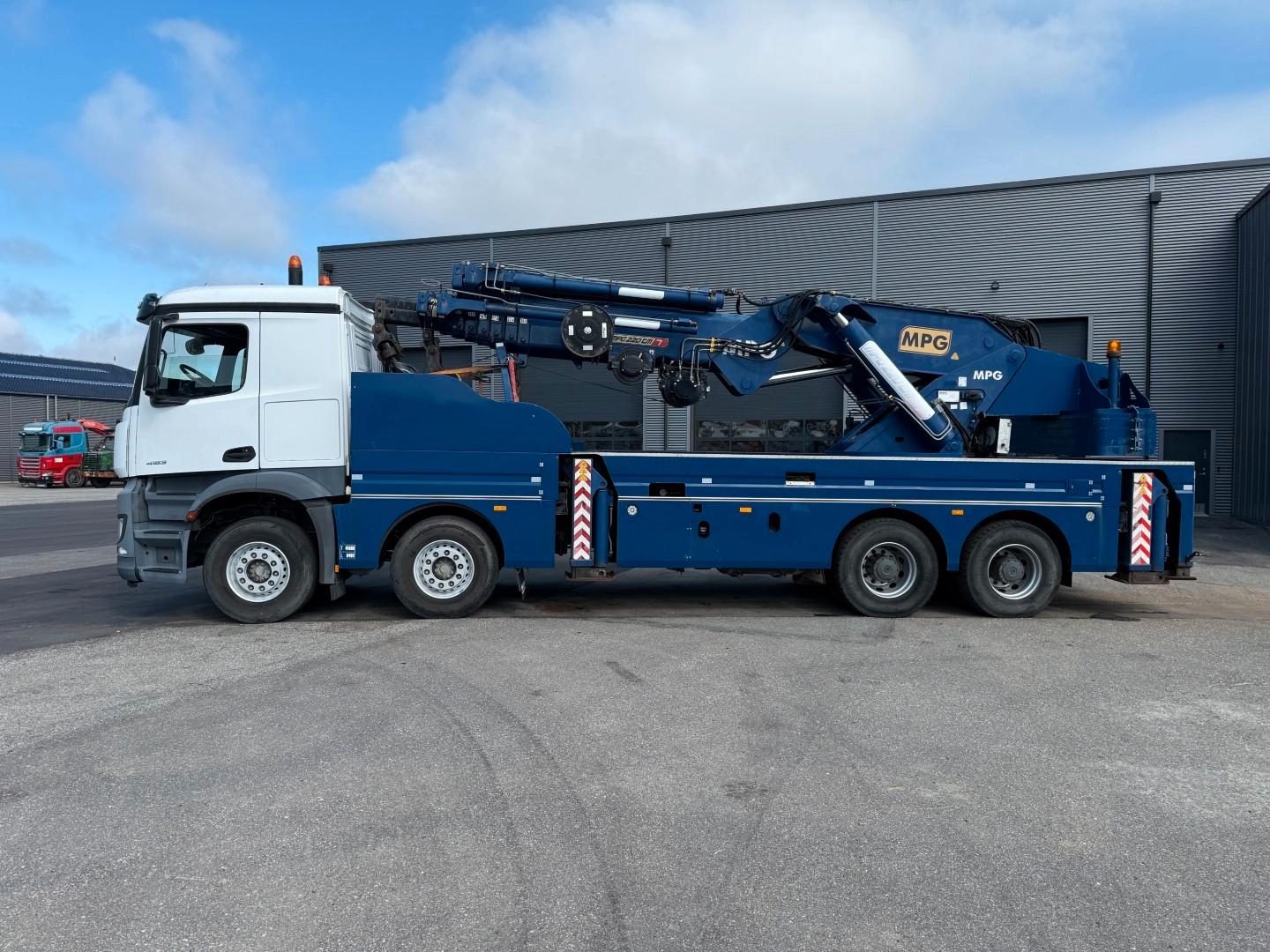 Mercedes-Benz Arocs 4153 8x4 Crane / Grua MPG 220 TM7 Winch