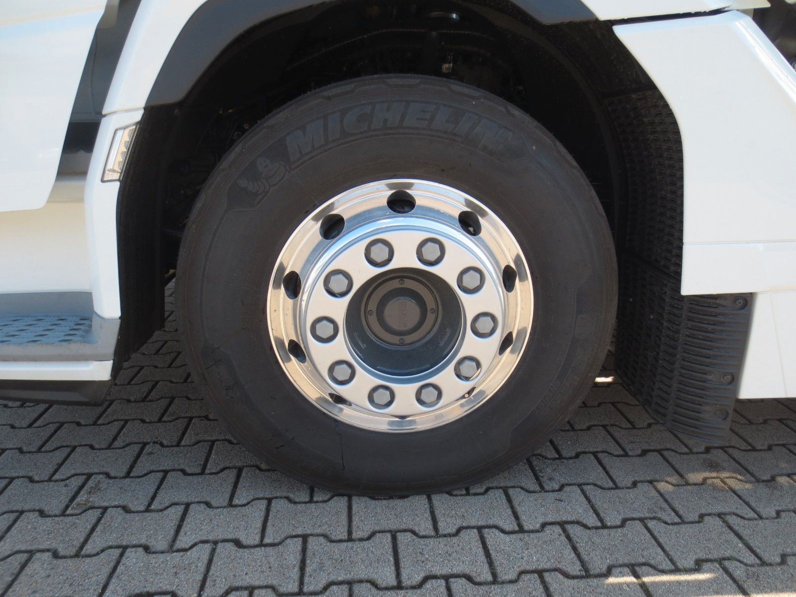 Fahrzeugabbildung DAF XG 480 FT Mautklasse 3 Tageszulassung