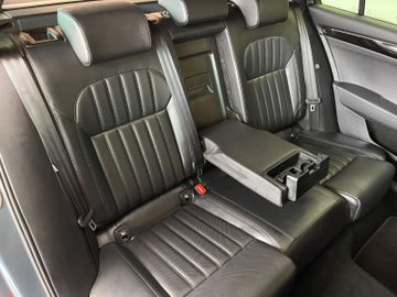 Skoda Superb Combi L&K *PANO*ACC*AHK*LEDER*NAVI*BI-XEN
