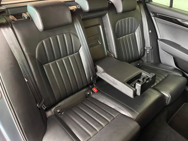 Skoda Superb Combi L&K *PANO*ACC*AHK*LEDER*NAVI*BI-XEN