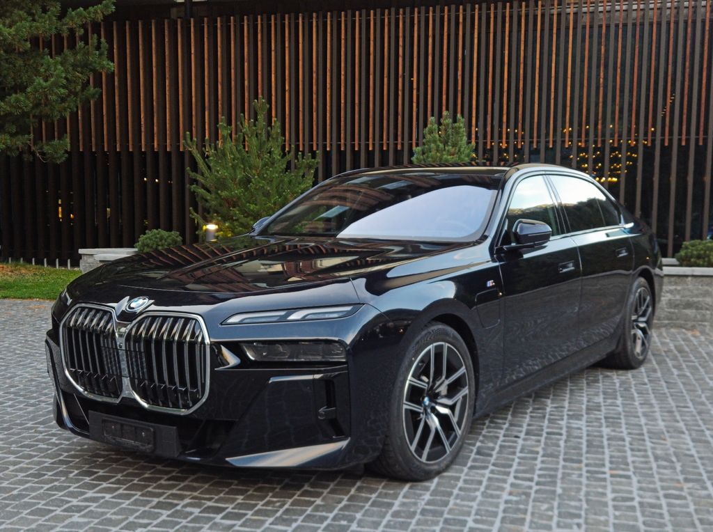 Image of BMW 750