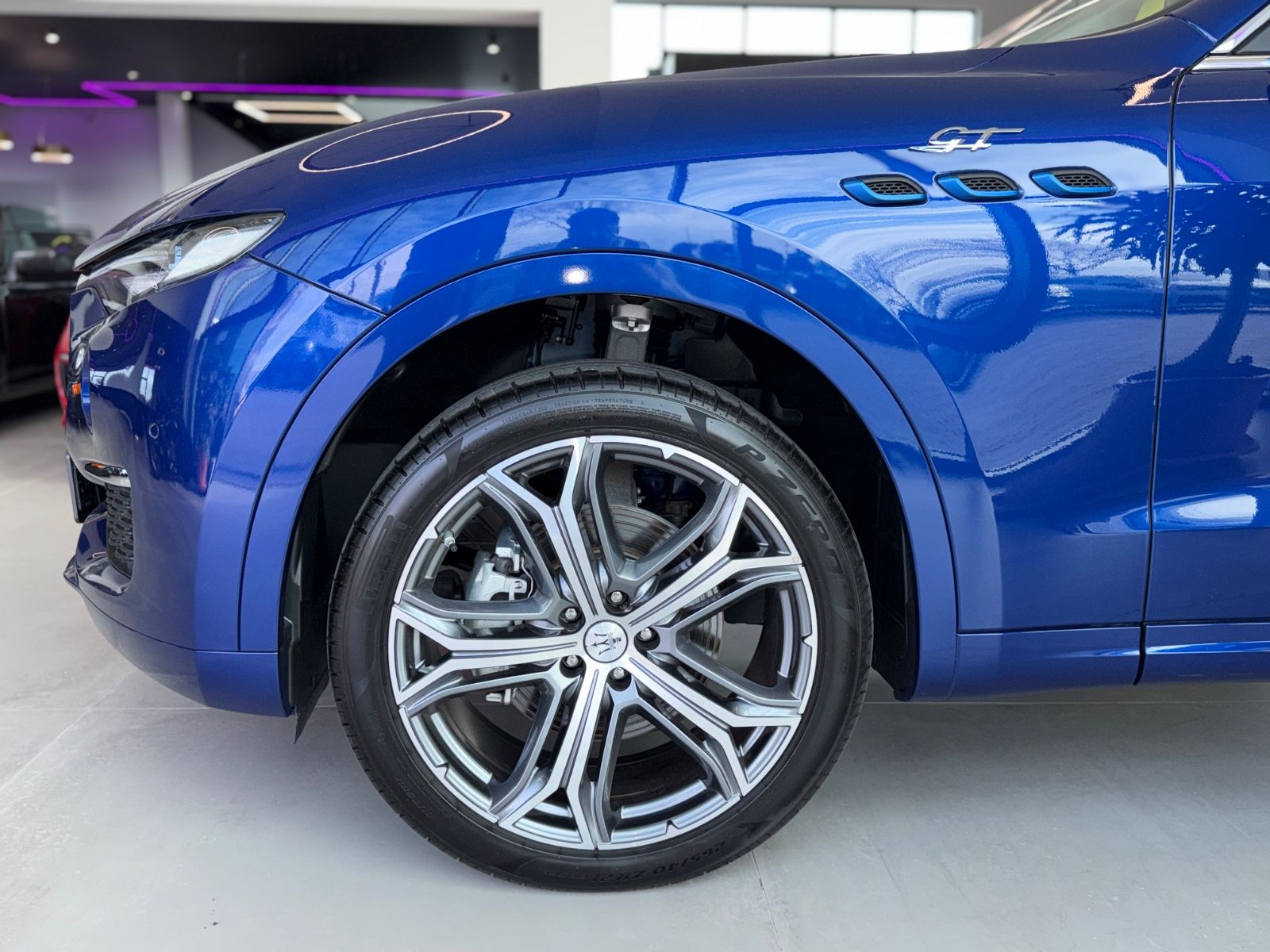 Levante GT Mild-Hybrid Soft Close Pano 21"