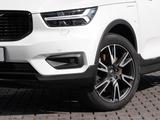 Volvo XC40 R Design Recharge Plug-In Hybrid 2WD - Volvo XC40 in Wiesbaden