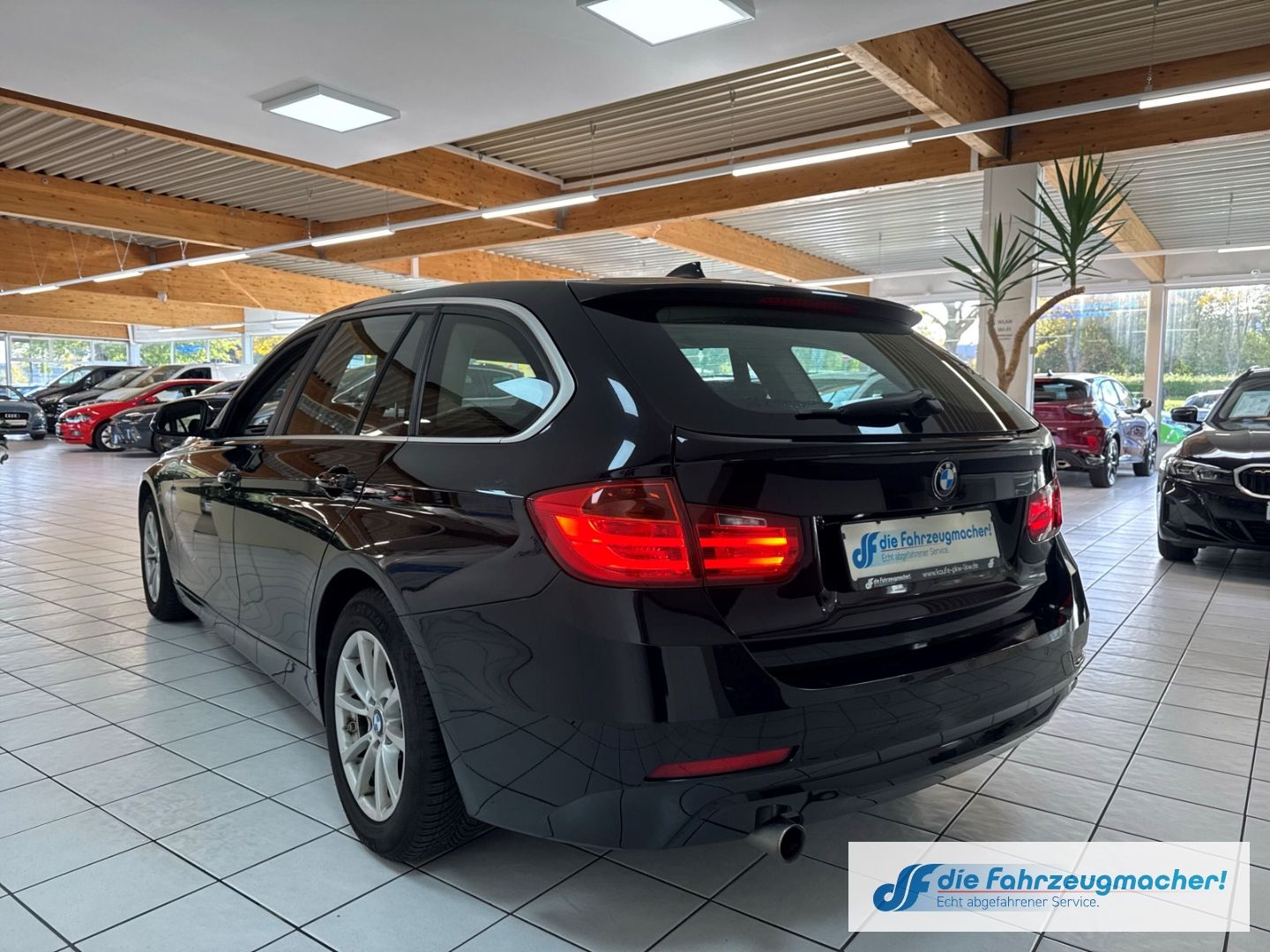 Fahrzeugabbildung BMW 320 dA Touring Navi Soundsy. El. Heckk. *EXPORT