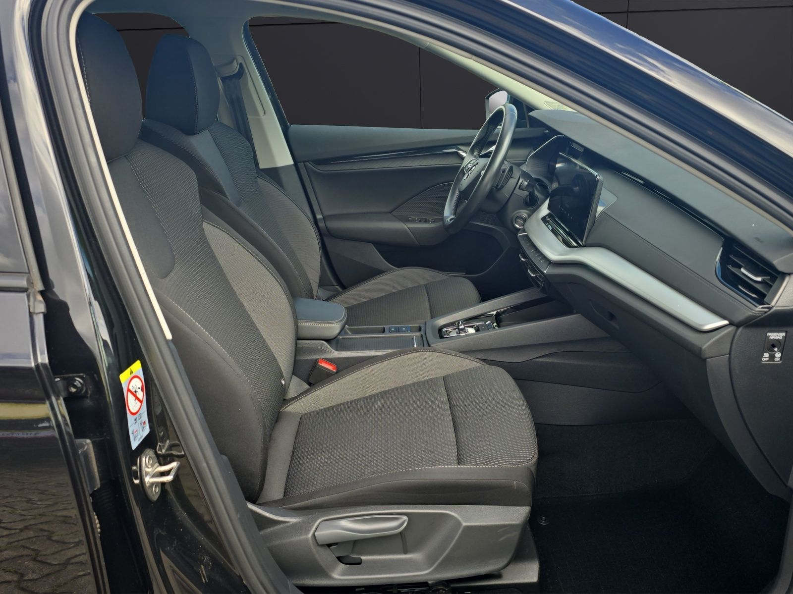 Fahrzeugabbildung SKODA Octavia Combi Ambition Matrix Navi AHK GRA SHZ