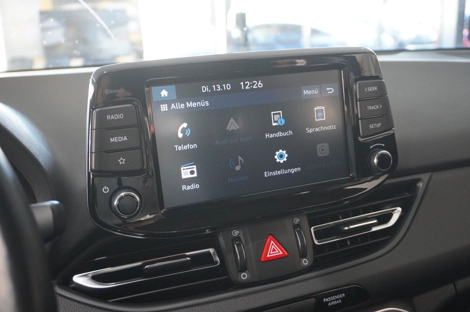 Fahrzeugabbildung Hyundai i30 1.5 T-GDI PURE NAVI/LED/KAMERA/SPORT/SH/AHK