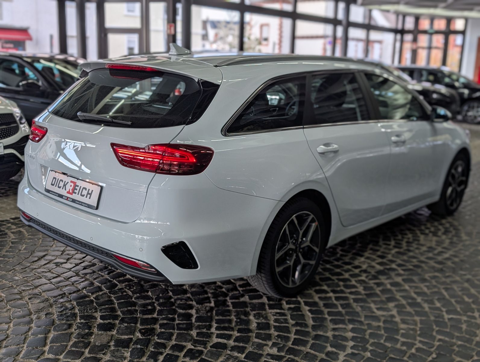 Fahrzeugabbildung Kia cee'd Sportswagon 1.5 Spirit SCC JBL KAM 7J Gar.