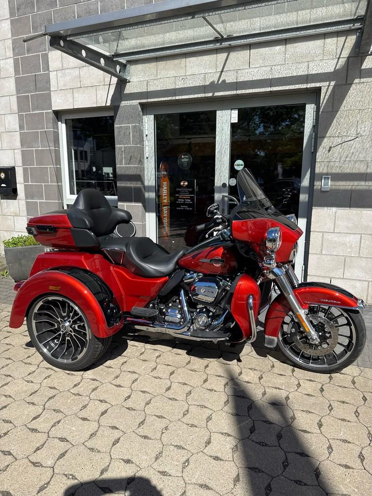 Harley-Davidson FLHTCUTG TRI GLIDE ULTRA Trike