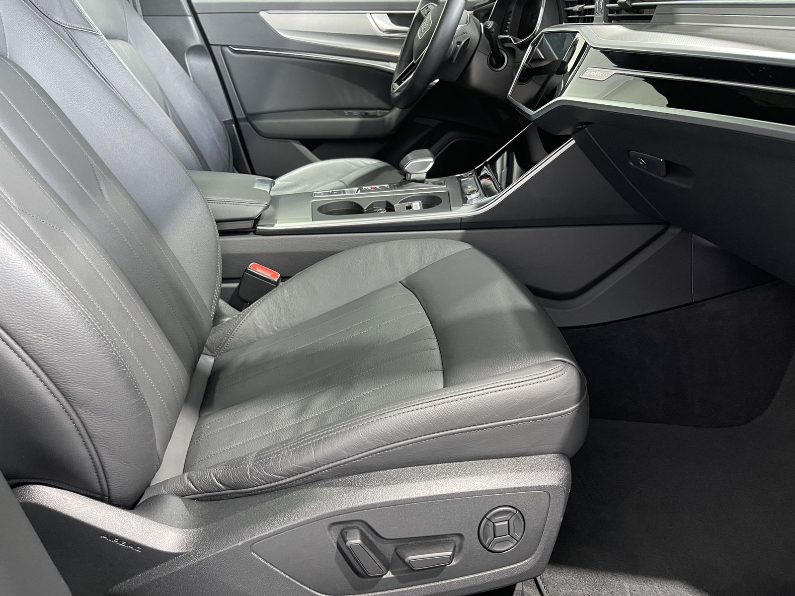 Fahrzeugabbildung Audi A6 40 TDI*Quattro*Anschlussgarantie 06.2027*Pano