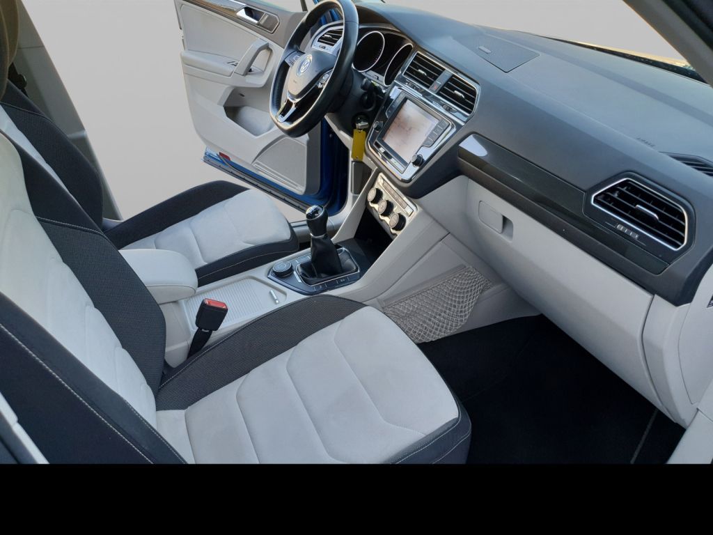 Fahrzeugabbildung Volkswagen Tiguan 1.4 TSI 4M Highline AHZV,Navi,LED,ACC,SH