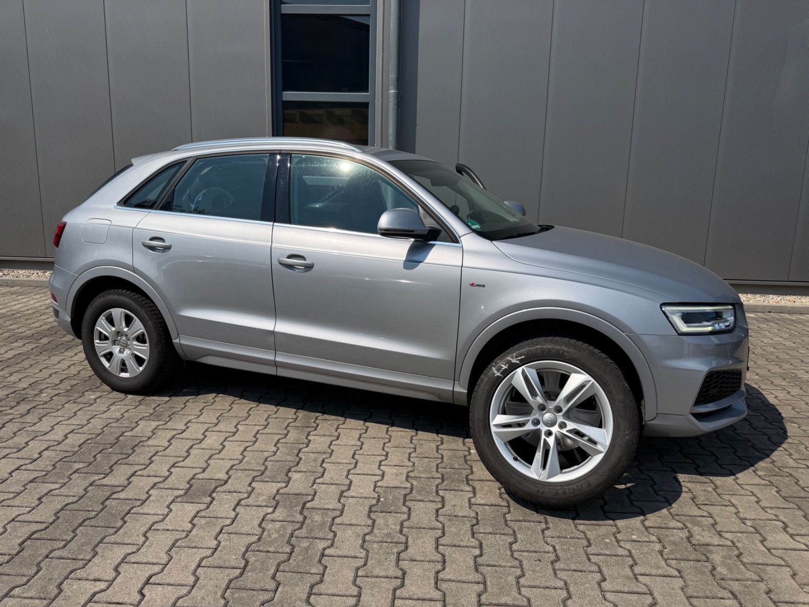 AUDI Q3 design quattro*S-Tronic*S-Line*AHK*