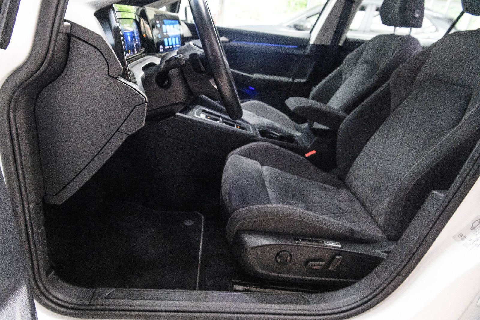 Fahrzeugabbildung Volkswagen Golf  Style eHybrid PHEV +150kw+DSG+ACC+AppCon.