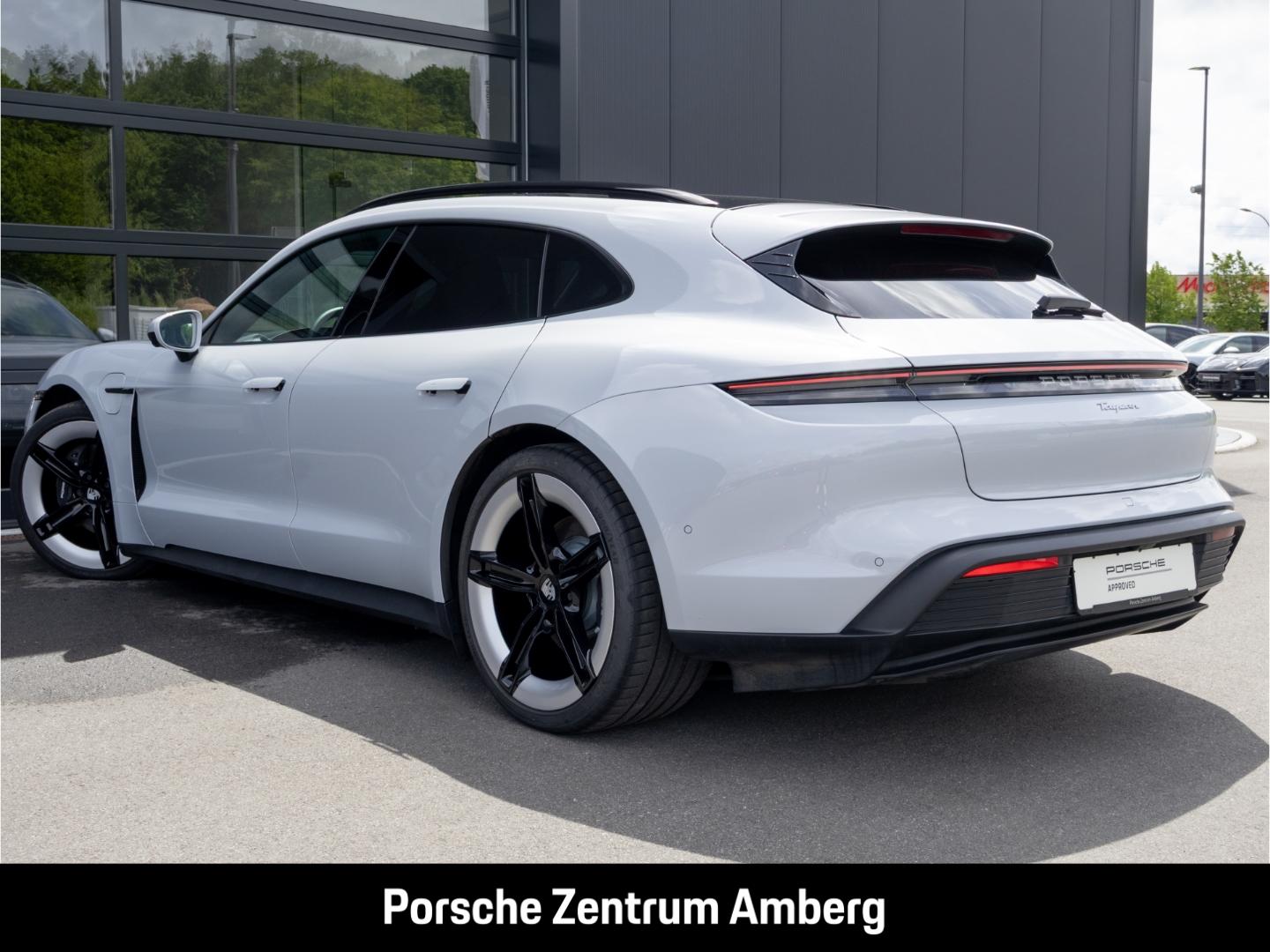 Porsche Taycan Sport Turismo BOSE Panoramadach LED-Matri