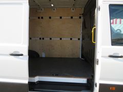 VW Crafter 35 2.0 TDI Kasten MR HD 4M Ergo Ahk Navi VW Crafter 35 2.0 TDI Kasten MR HD 4M Ergo Ahk Navi