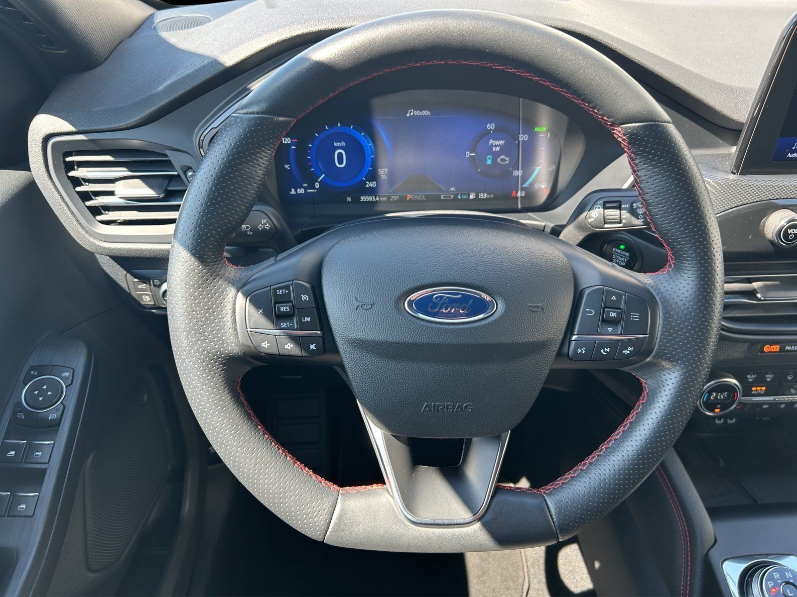 Fahrzeugabbildung Ford Kuga 2.5 PHEV ST-Line Aut./KAMERA/SHZ/LHZ/PANO/