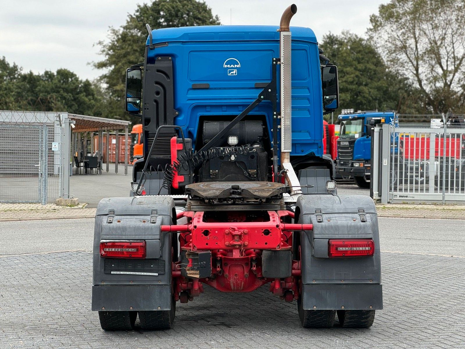 Fahrzeugabbildung MAN TGS 18.460 4x4H BLS SZM mit Hydrauliksystem
