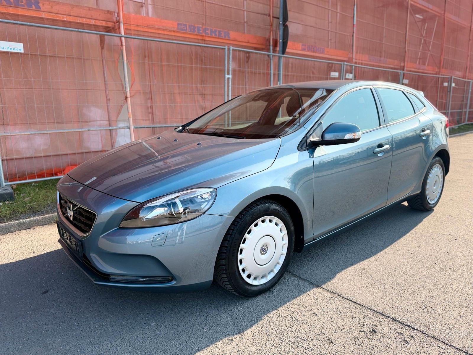 Volvo V40 You! 2,0*Navigation*Xenon*SHZ*PDC*TOP*