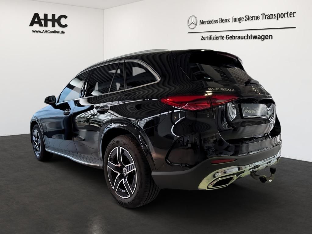 Fahrzeugabbildung Mercedes-Benz GLC 300 d 4M AMG AHK Pano Standhzg. Memo LED SHZ