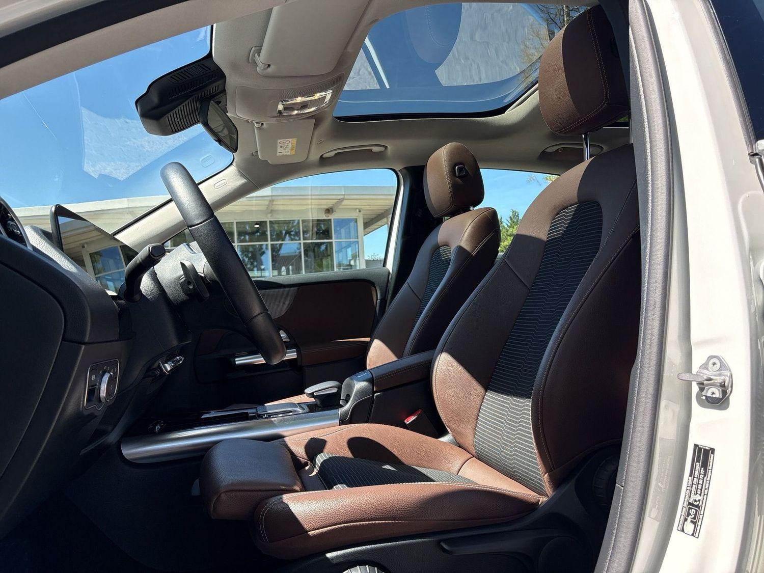 Mercedes-Benz GLA 8Fach PANO AHK ACC, миниатюра 9
