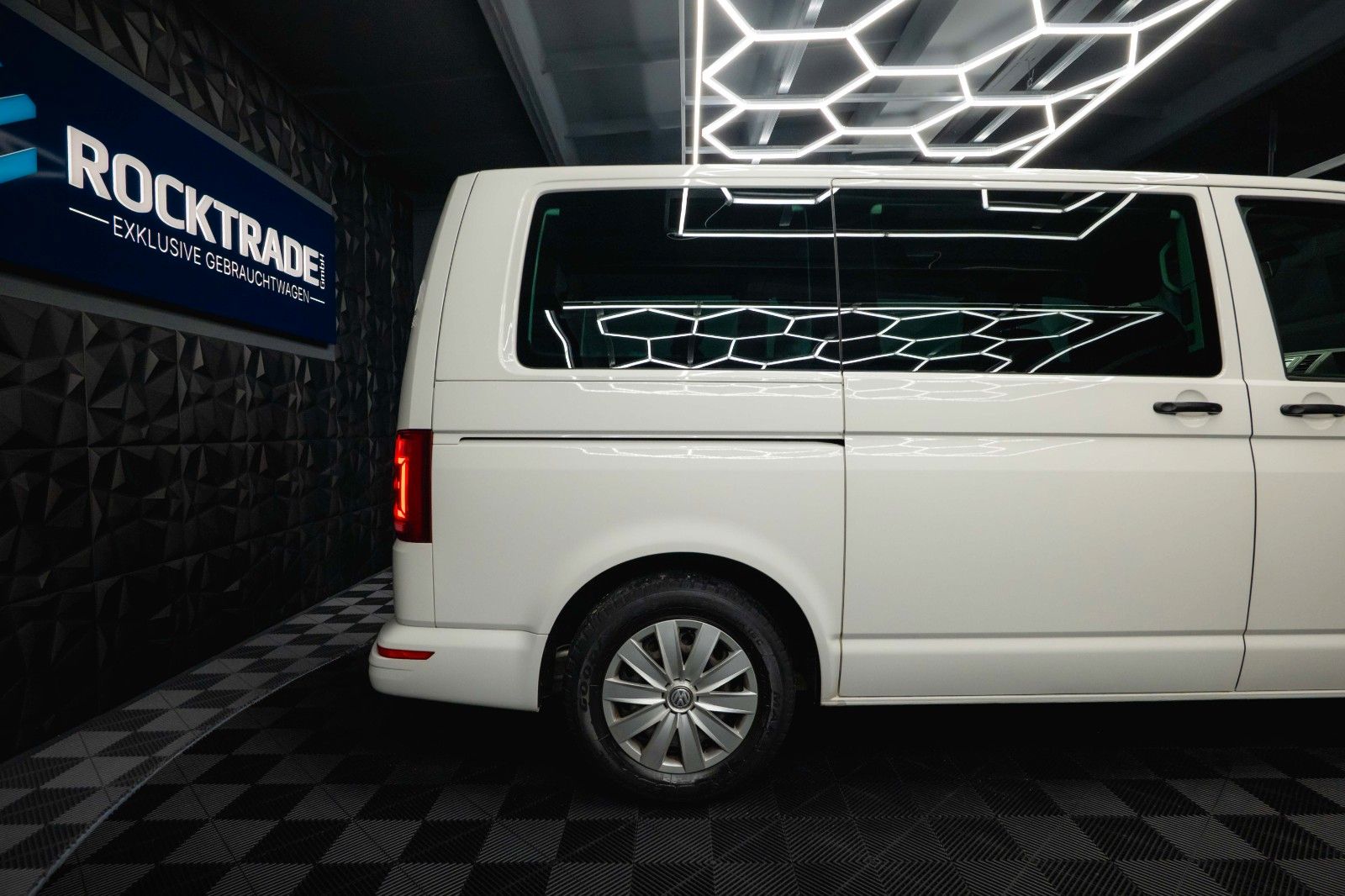 Fahrzeugabbildung Volkswagen T6 Multivan 2.0 TSI Behindertenumbau *LED*ACC*