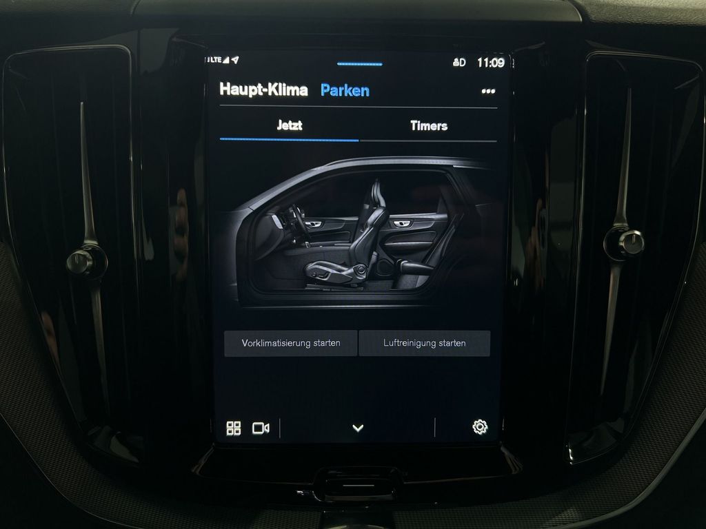 Volvo XC60 T6 Plus Black Edition Recharge AWD B&W HUD