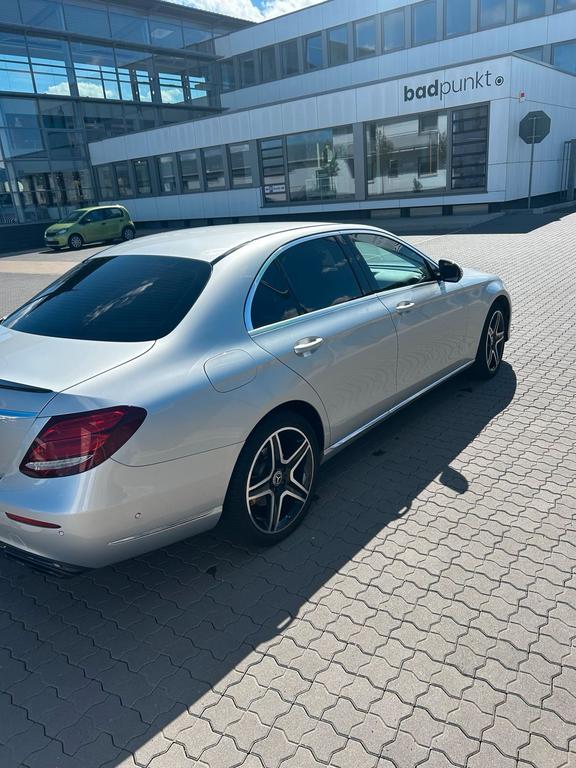 Mercedes-Benz E 220