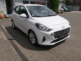 Hyundai i10 1.0 Trend PDC Klimaautomatik nur 12 TKM - Hyundai in Düsseldorf