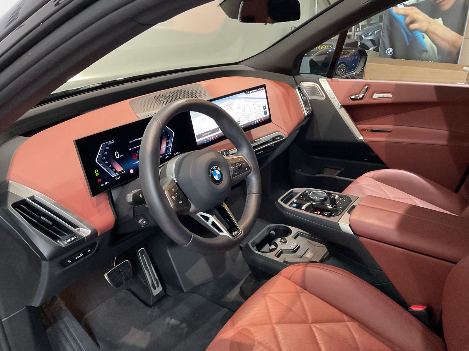 Fahrzeugabbildung BMW iX xDrive60 | Luftfederung | Sky Lounge | M-Spor