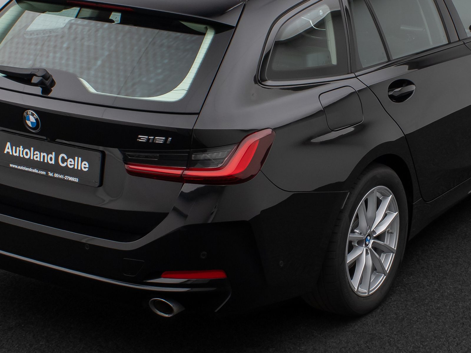 Fahrzeugabbildung BMW 318i Kamera DAB Widscreen Sportlenkrad Alarm LED
