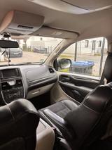 Lancia Voyager 3.6 V6 VVT 24v Platinum Automatik Pl... - Lancia Voyager mit Benzin-Antrieb