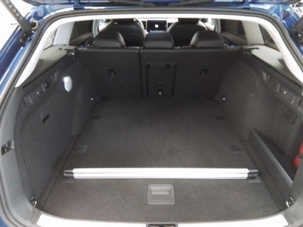 Volkswagen Passat Variant - Bild 10