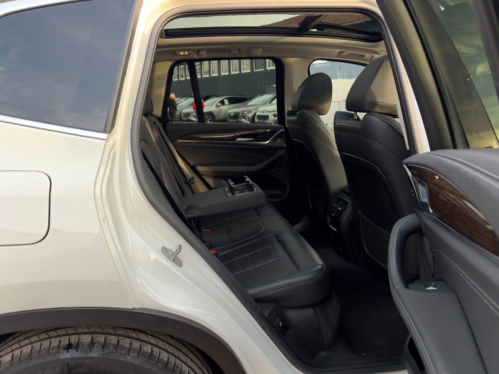 Fahrzeugabbildung BMW X3 xDrive 30i Luxury Line Pano Akustik Komf. HuD