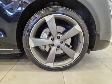 Audi A8 - 7
