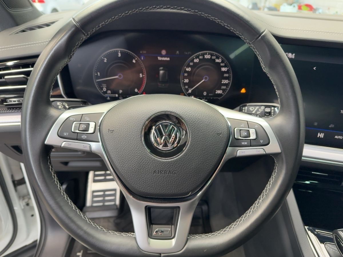 Volkswagen Touareg 3.0 V6 TDI DSG 4M R-Line Pano Luft LED-M foto 12