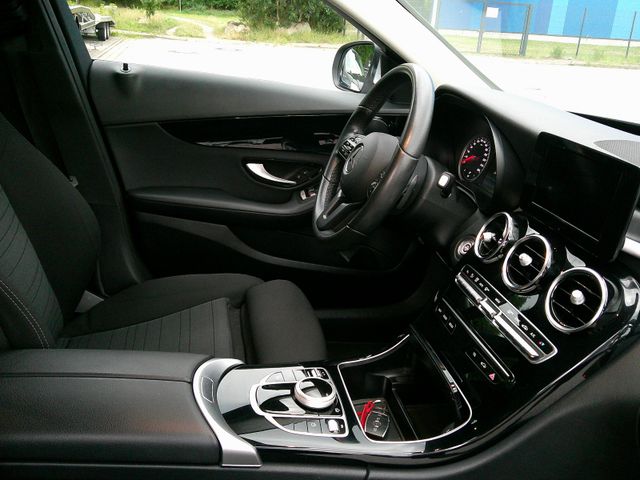 Mercedes-Benz Limousine C 180 d