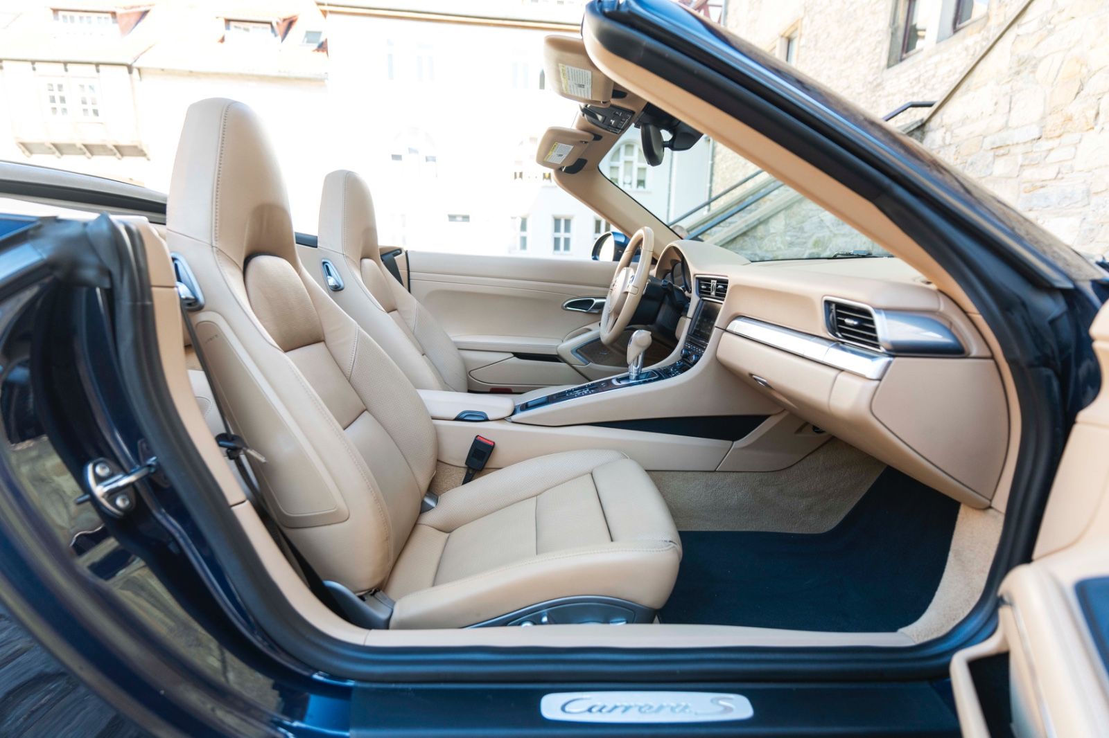 Fahrzeugabbildung Porsche 911 Carrera S Cabrio PDLS Bixenon Bose 111 Check