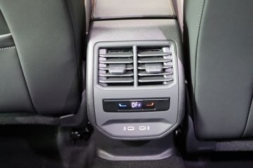 Cupra Leon Sportstourer 1.5 AHK Pano 19Zoll Sennheiser