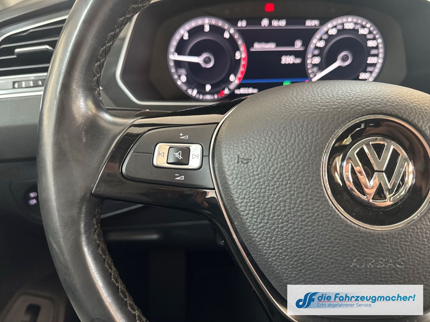 Fahrzeugabbildung Volkswagen Tiguan Comfortline BMT Start-Stopp 4Motion Navi