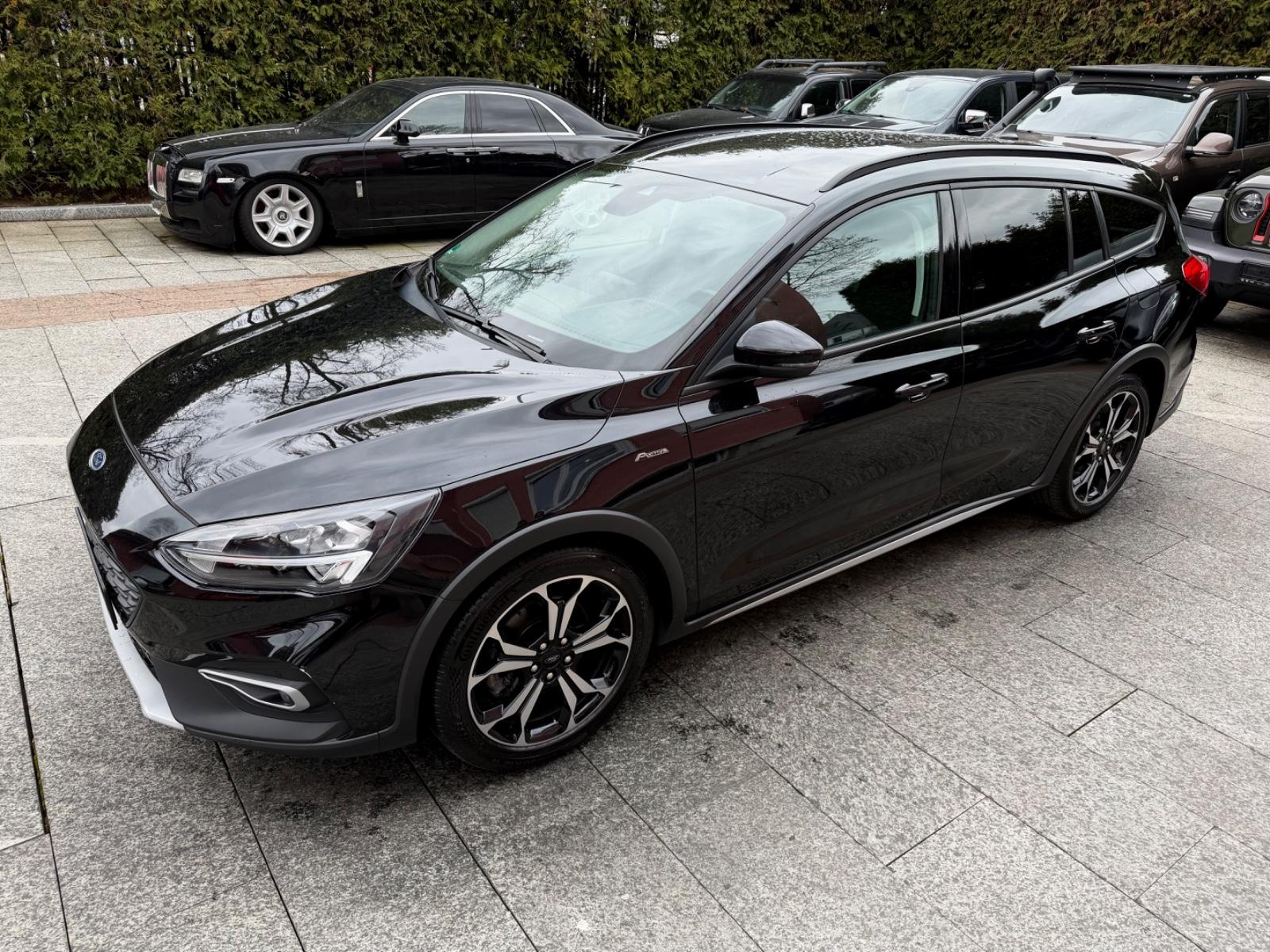 Ford Focus Turnier 1.5 TDCI Active LED Navi AHK 1.Ha