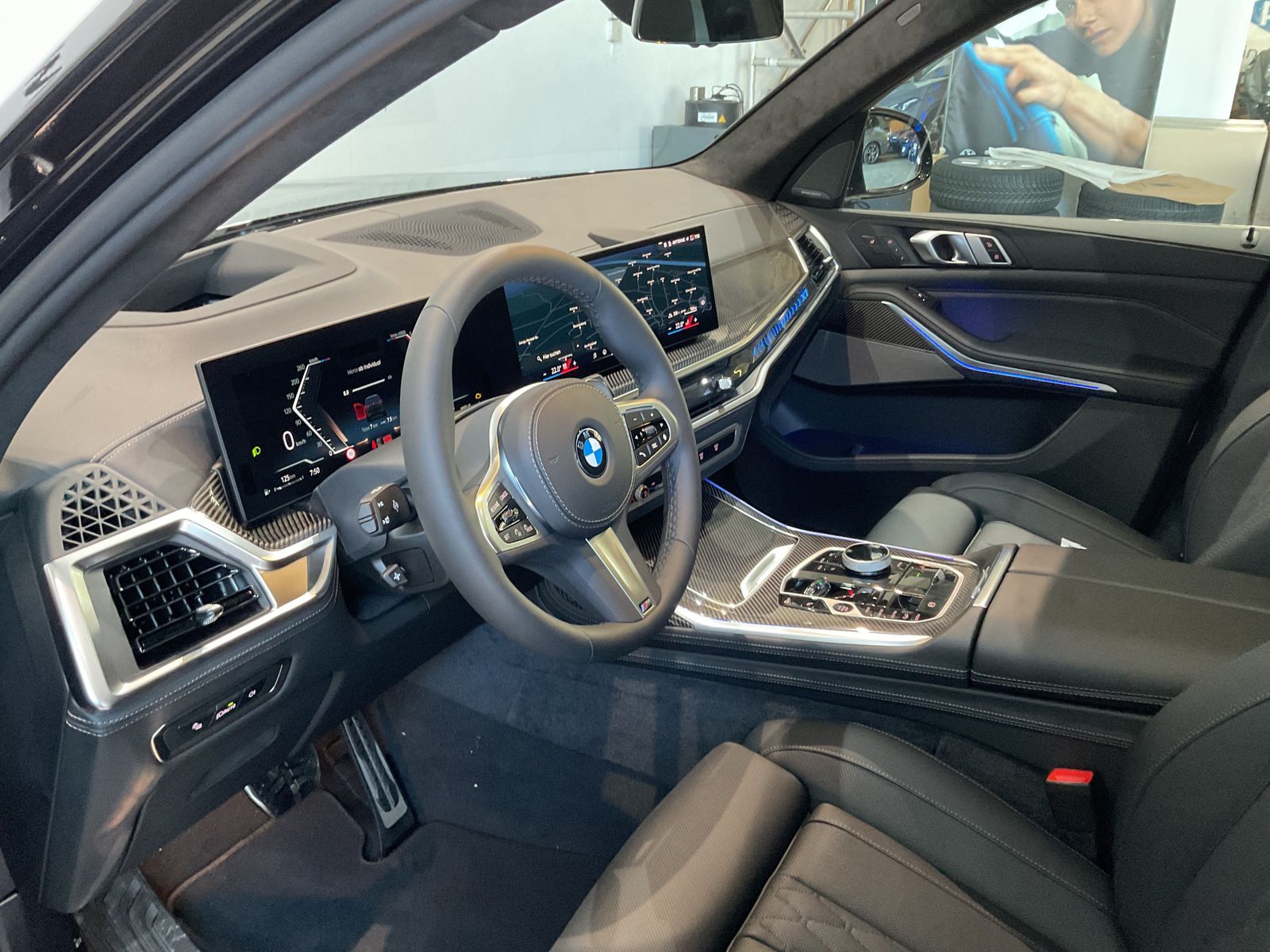 Fahrzeugeinzelansicht 10 Fahrzeugabbildung BMW X7 xDrive40d Sitzbelüftung, Panorama Glasdach, M