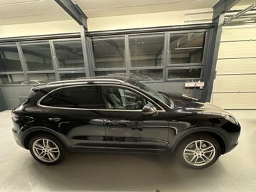 Porsche Cayenne - 4