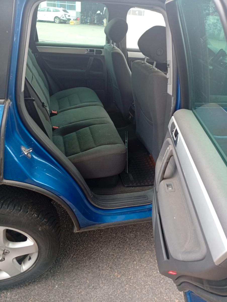 Volkswagen Touareg 2004 — photo 7