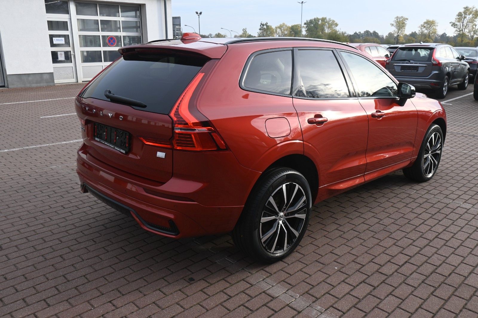 Fahrzeugabbildung Volvo XC60 T8 Ultimate Dark AWD*AHK*HUD*Pano*Massage*