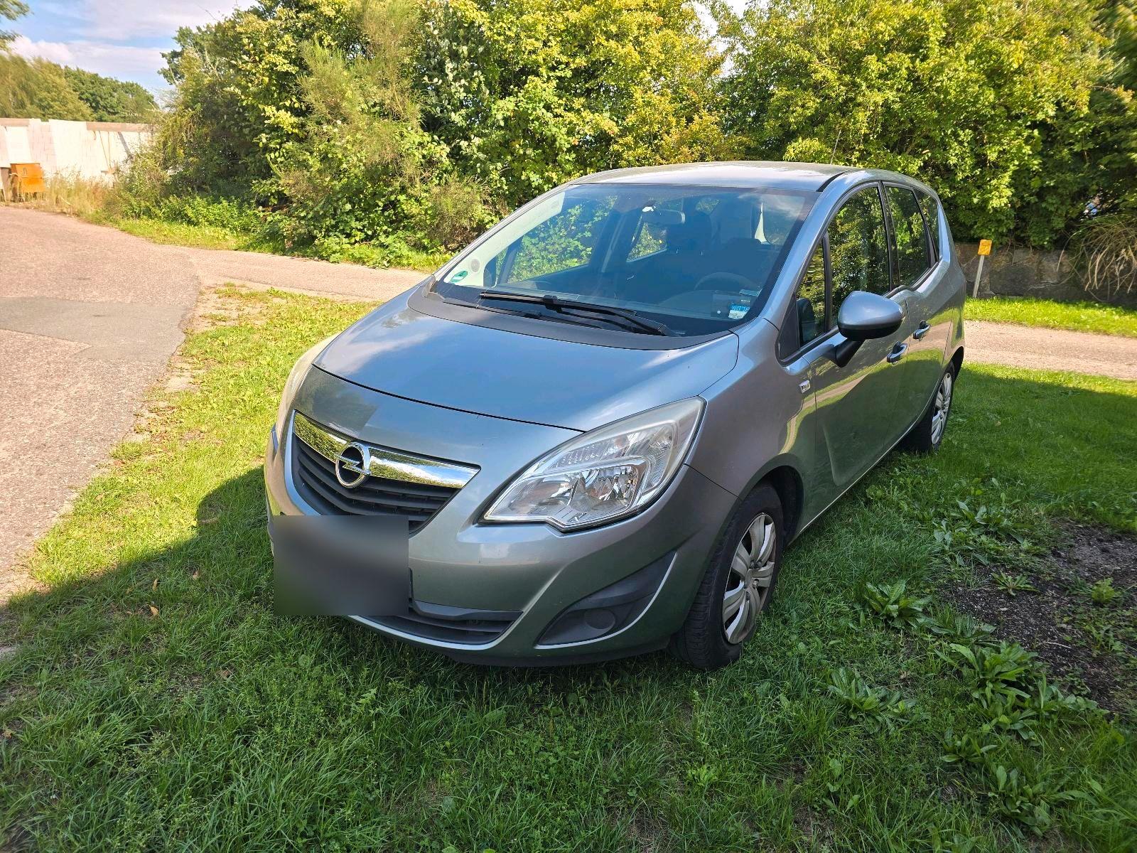 Opel Meriva 2012 — rear view